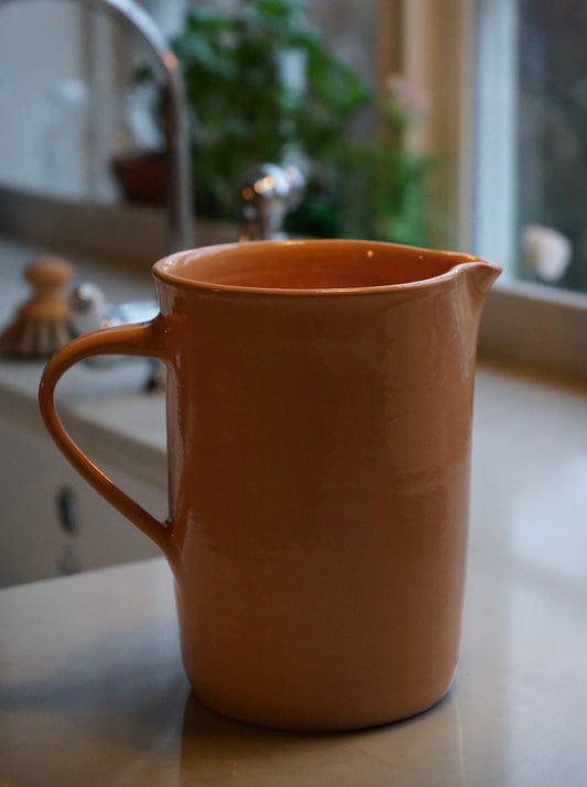 Stor mugge/ kanne i keramikk