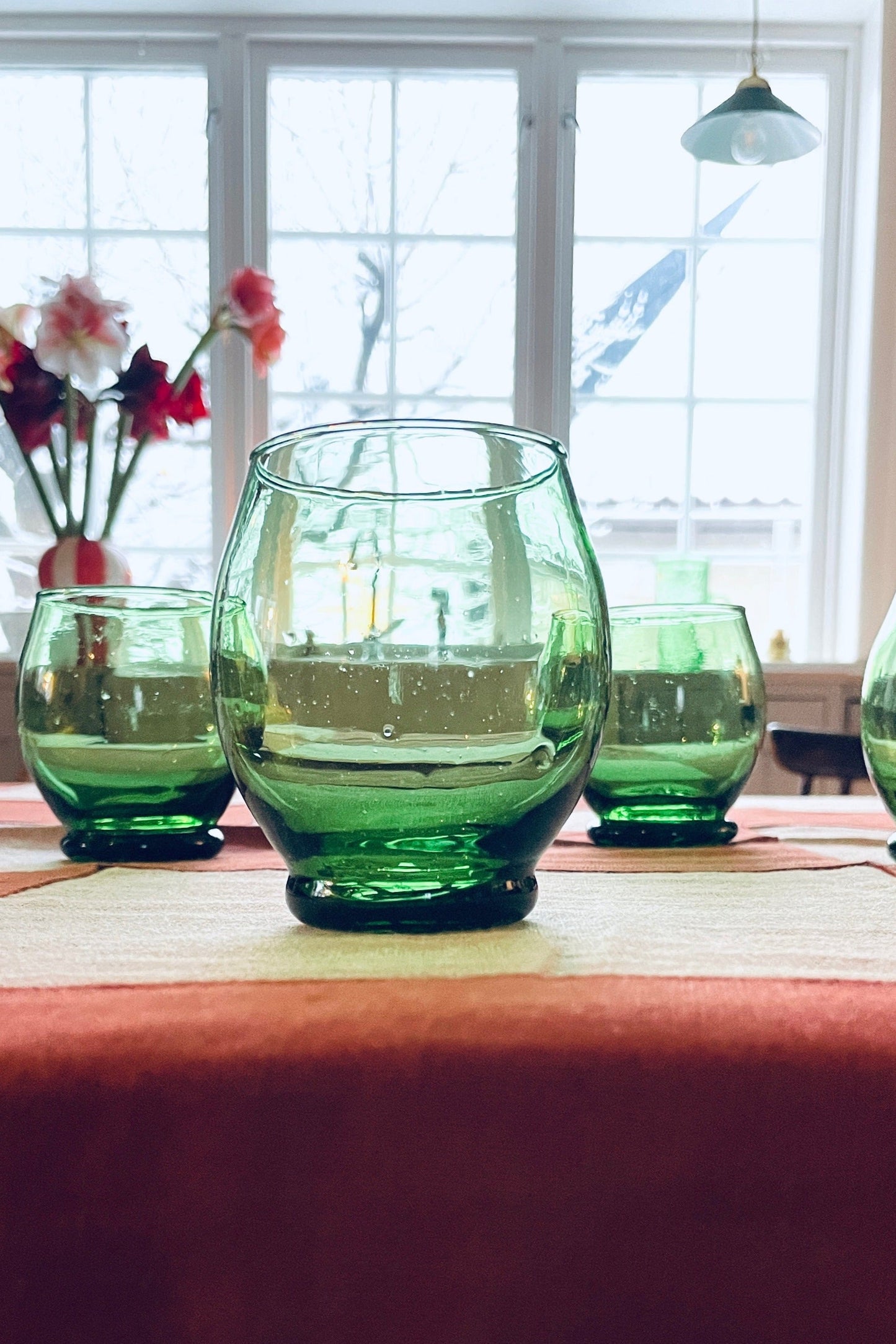 Håndblåste grønne glass rund form